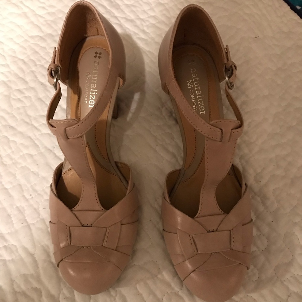 Tan Leather Naturalizer Shoes Size 6